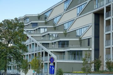 Debrecen, Békessy Béla utca - Teremgarázsban beálló kiadó a Dóczy Parkban