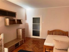 Debrecen, Egyetem sugárút - Erkélyes lakás kiadó az Interspar mellett